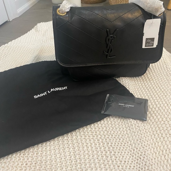 YSL Medium Niki in black calfskin, black logo & gold hardware. NWT - Picture 5 of 9